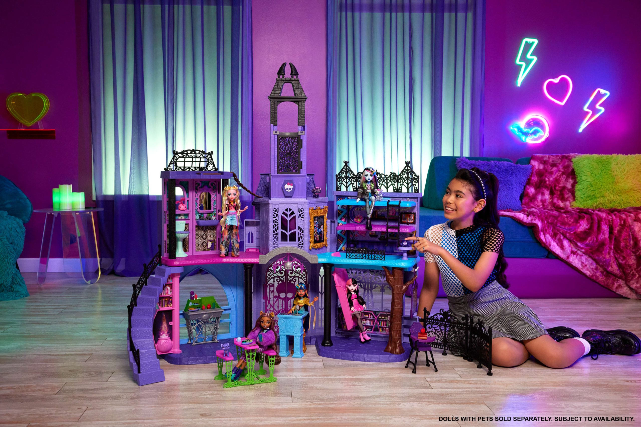 fisher price Monster High Haunted High School Doll House With 35+ Pieces Of Furniture And Accessories