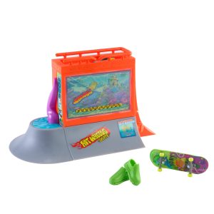 fisher price Hot Wheels Skate Aquarium Skatepark Set With Tony Hawk Fingerboard & Skate Shoes